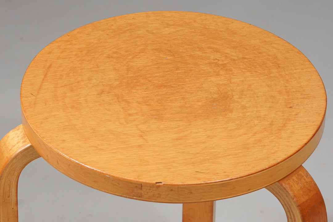 Stools model 60 (2 pieces), Alvar Aalto, Oy Huonekalu- ja Rakennustyötehdas, 1930's