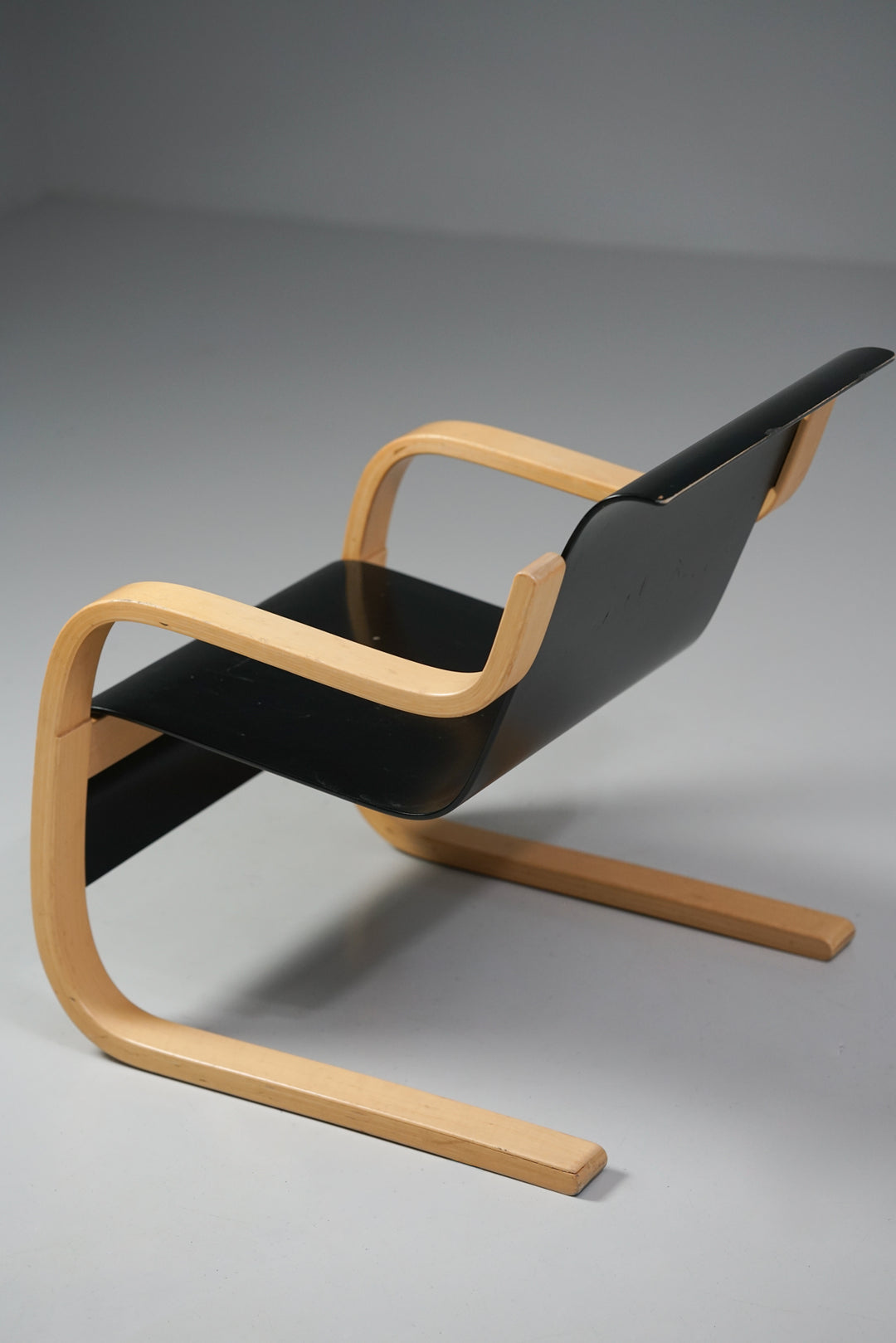Malli 42 "Pikku Paimio" nojatuoli, Alvar Aalto, Artek, 1900-luvun loppu