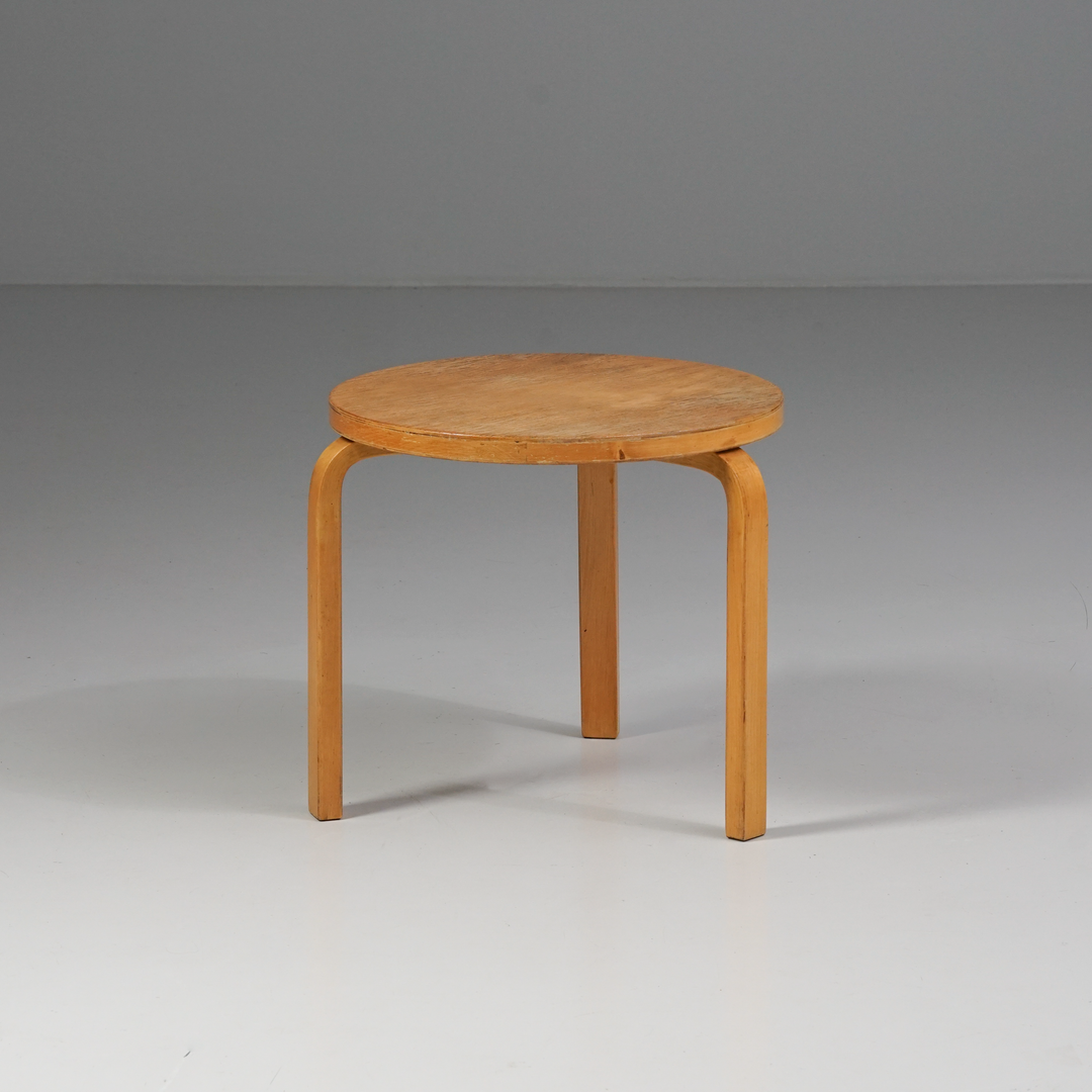 Malli 70 sivupöytä, Alvar Aalto, Oy Huonekalu- ja Rakennustyötehdas Ab, 40/50-luku