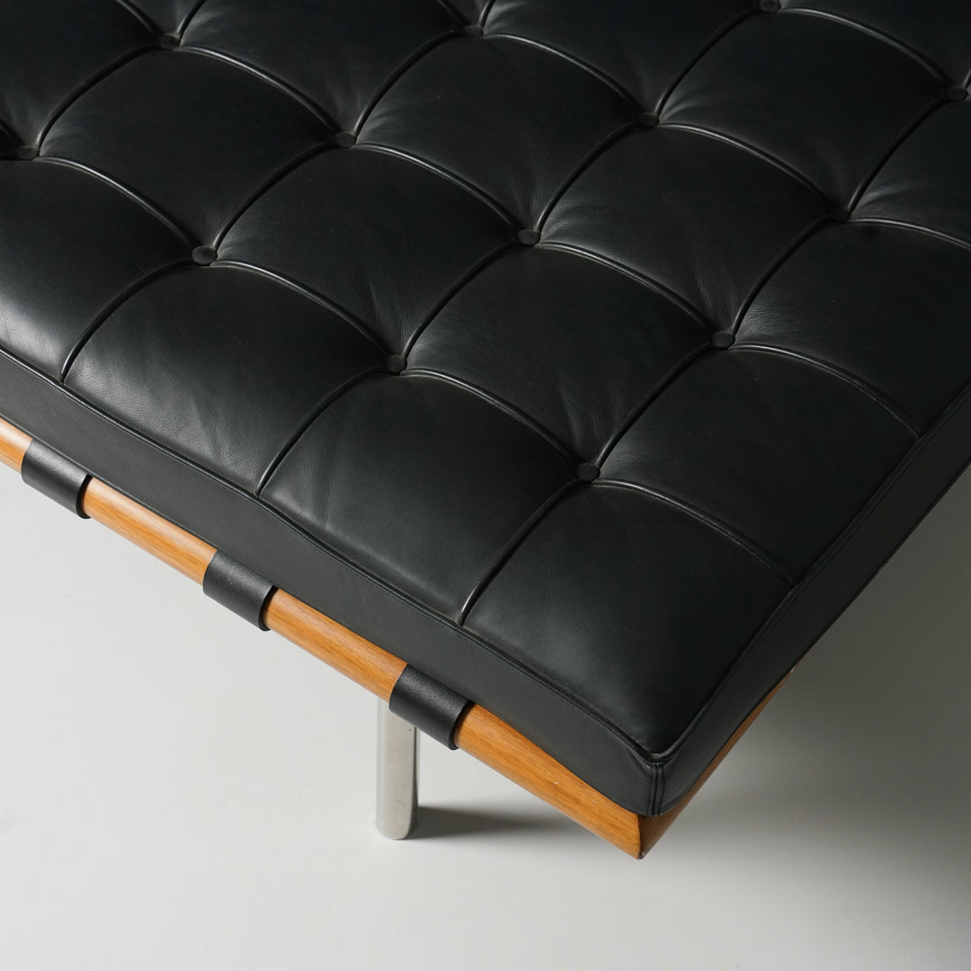 Malli Barcelona daybed, Ludwig Mies van der Rohe, Knoll, 2000-luvun alku