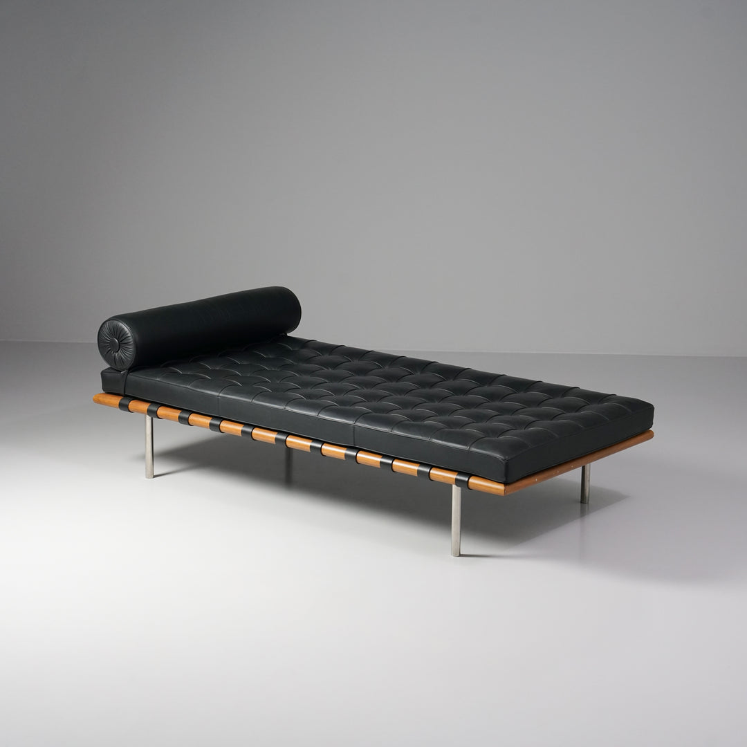 Malli Barcelona daybed, Ludwig Mies van der Rohe, Knoll, 2000-luvun alku