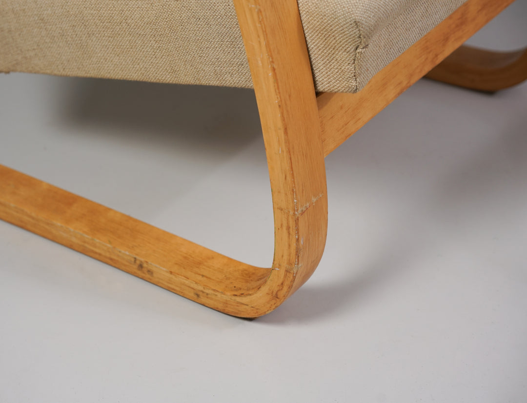 Pair of Model 401 armchairs, Alvar Aalto, Oy Huonekalu- ja Rakennustyötehdas Ab, 1940/1950s